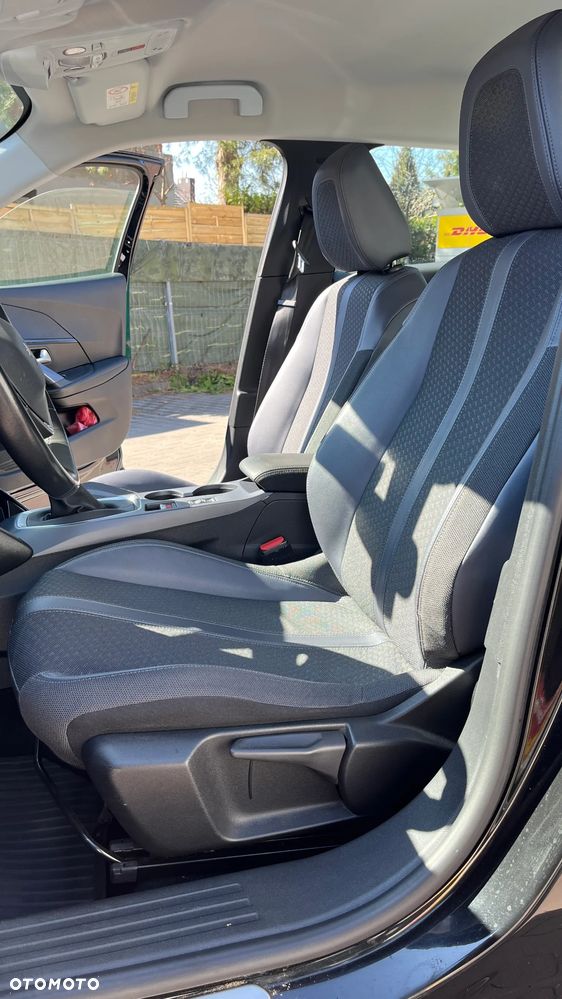 Peugeot 2008 PureTech 130 GPF Stop&Start Allure - 10