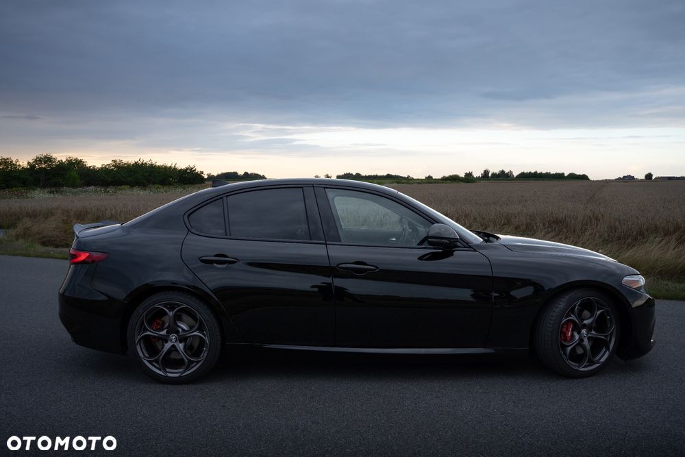 Alfa Romeo Giulia 2.0 Turbo 16V AT8 Veloce Ti - 2