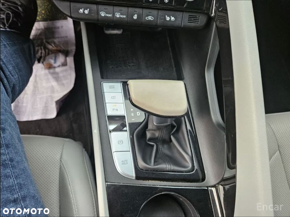 Hyundai Elantra - 5