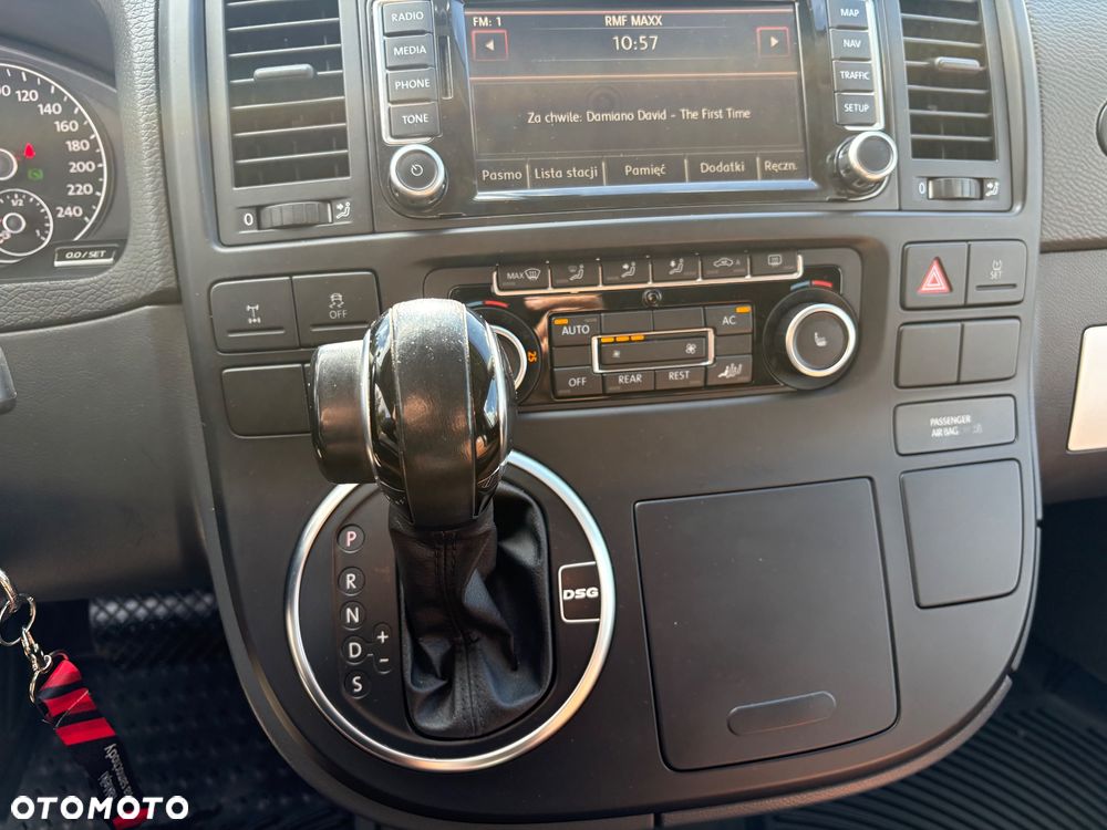 Volkswagen Multivan - 11