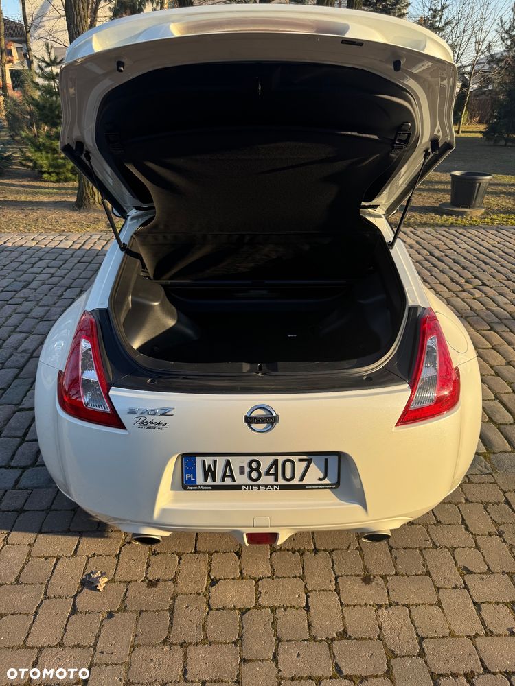 Nissan 370 Z - 9