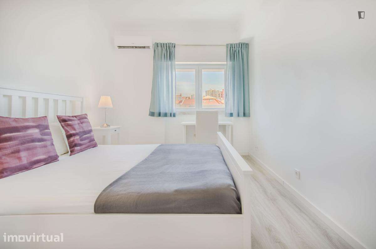 Apartamento com 1 quartos - localizado em Entrecampos Lisbon - Grande imagem: 3/25