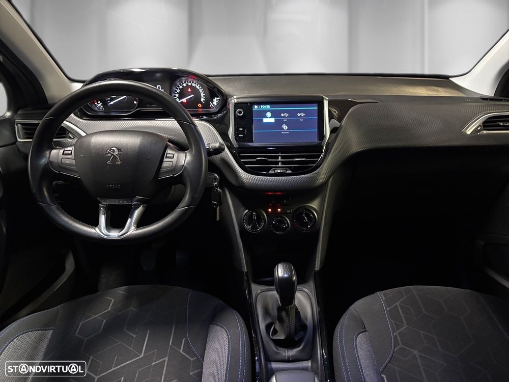 Peugeot 2008 1.5 BlueHDi Signature - 4