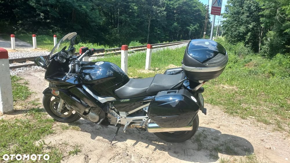 Yamaha FJR - 2