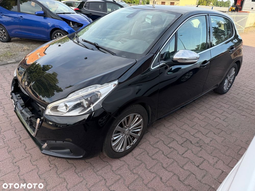 Peugeot 208 - 5