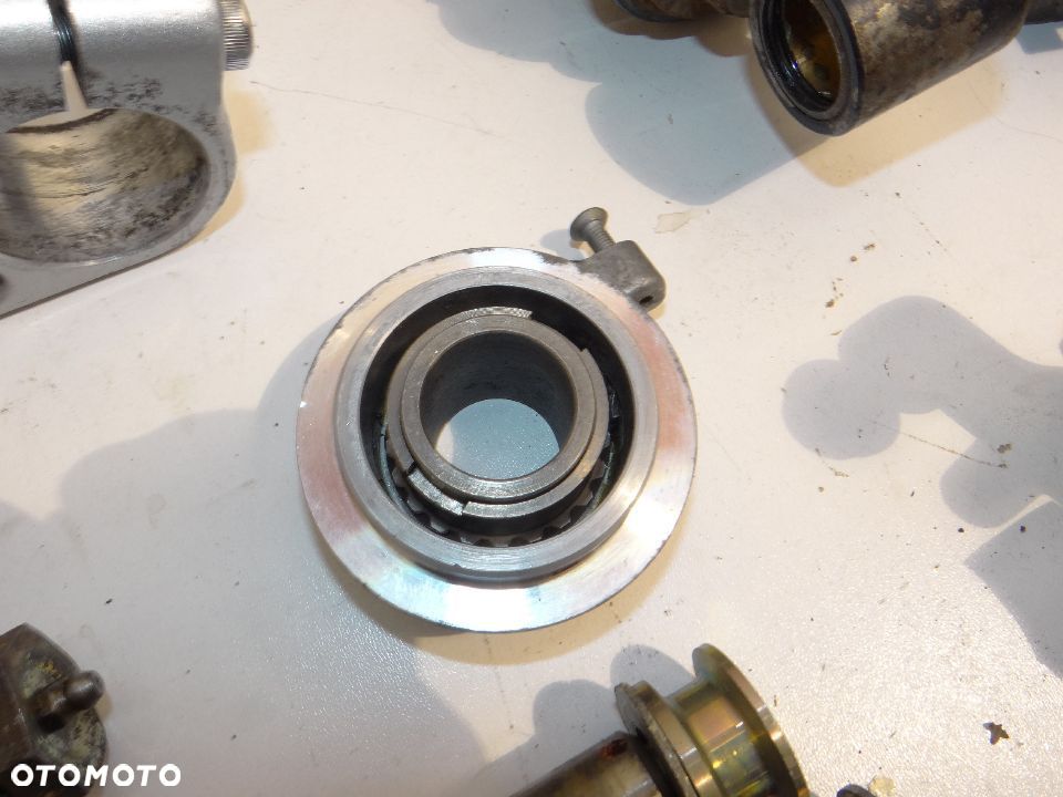 Triumph 1200 Trophy stelaż kolektor wydechowy mocowanie bagażnik amortyzator tył zacisk kluczyk wlew - 13