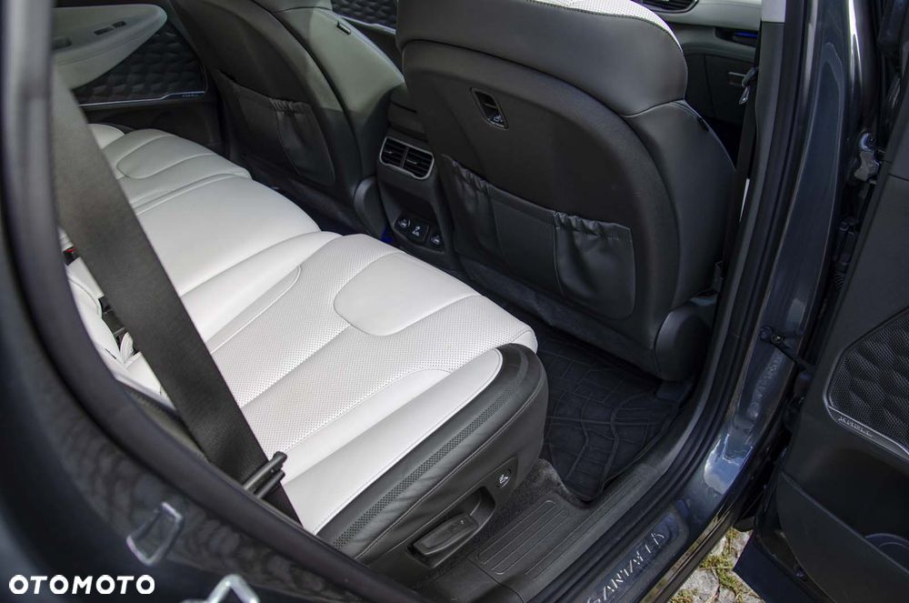 Hyundai Santa Fe 1.6 T-GDI HEV Platinum 4WD 7os - 16