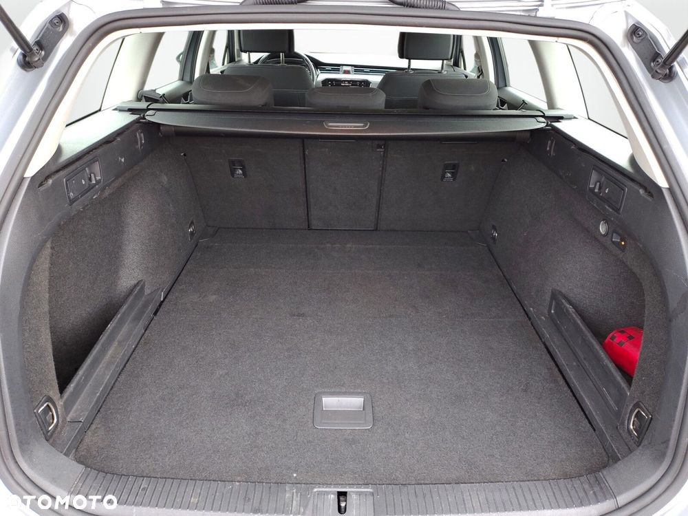 Volkswagen Passat Variant 2.0 TDI EVO Business DSG - 23