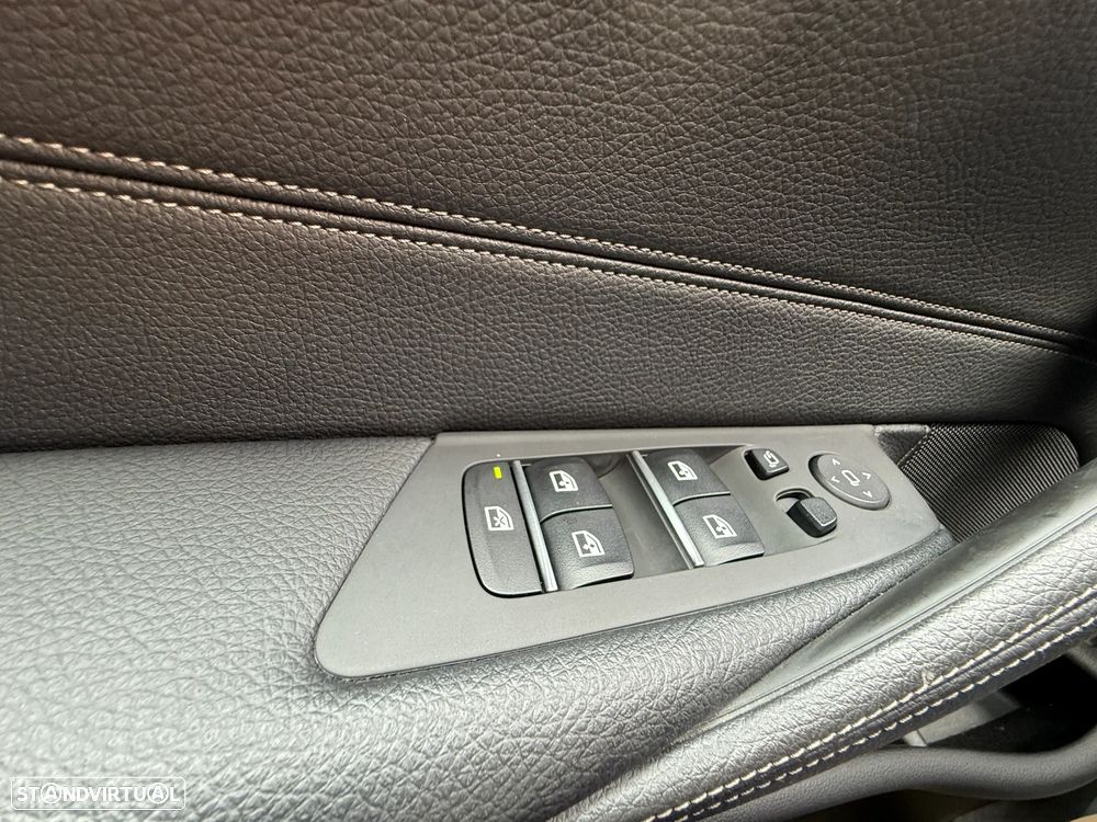BMW 530 e Pack Desportivo M - 29