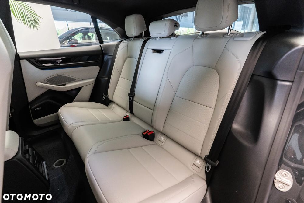 Porsche Macan - 13