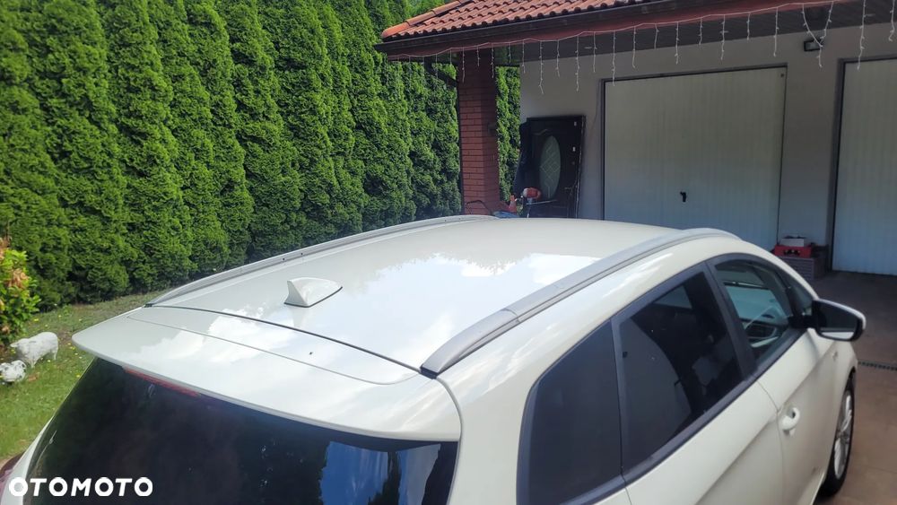 Kia Carens 1.7 CRDi 141 Dream Team Edition - 8