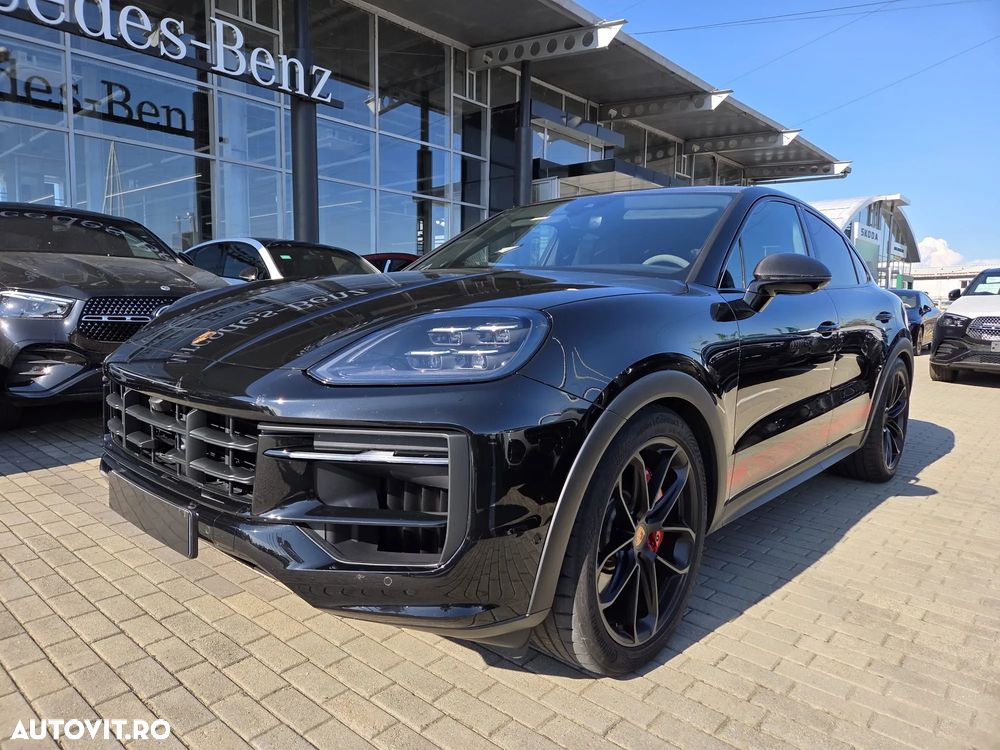 Porsche Cayenne Coupe GTS Tiptronic S - 2