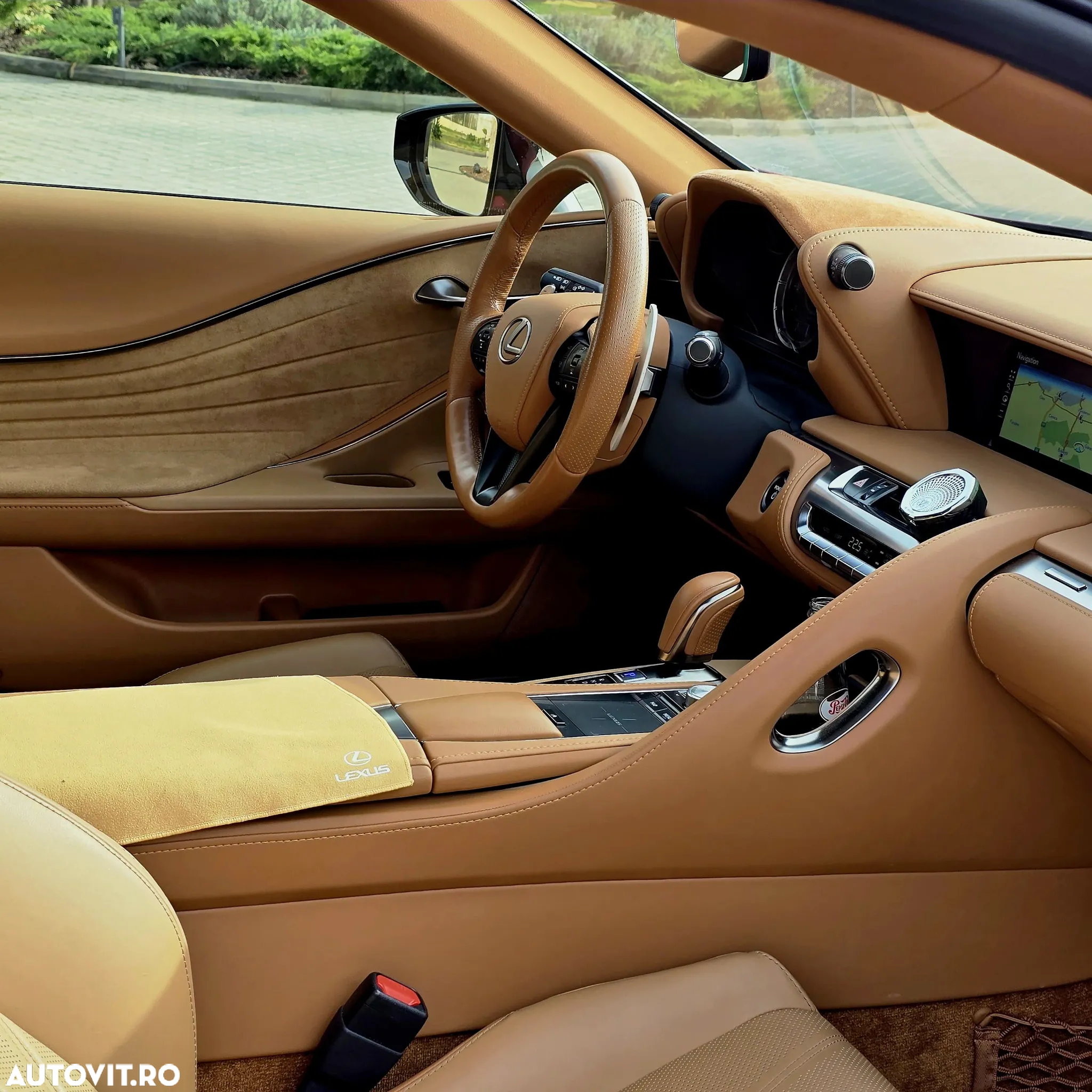 Lexus LC 500h Luxury - 13