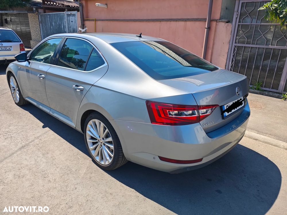 Skoda Superb 2.0 TDI DSG Active - 3