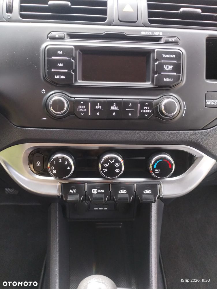 Kia Rio - 24