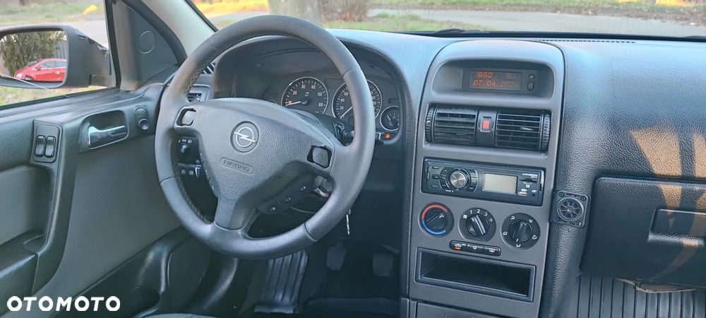 Opel Astra 1.6 GL / Club - 13