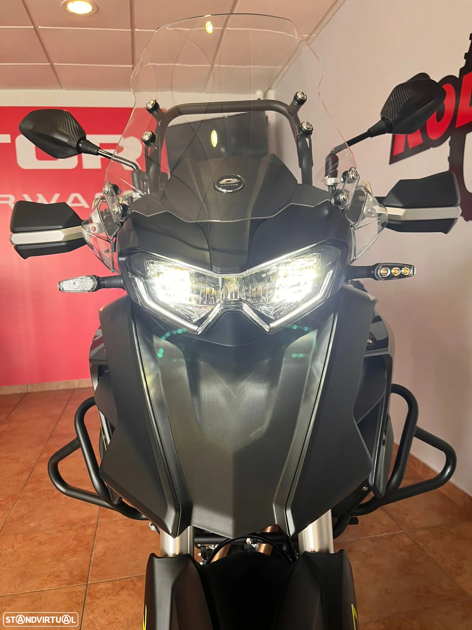 QJ Motor SRT 700 - OFERTA 3 MALAS ALUMÍNIO + EQUIPAMENTO - 6