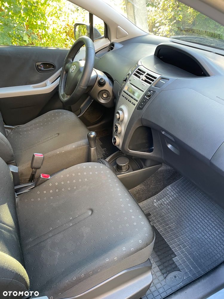 Toyota Yaris - 8