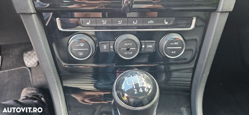 Volkswagen Golf 2.0 TDI BlueMotion Technology Cup - 9