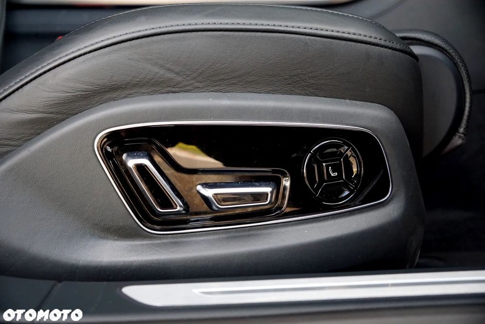 Audi S8 - 35