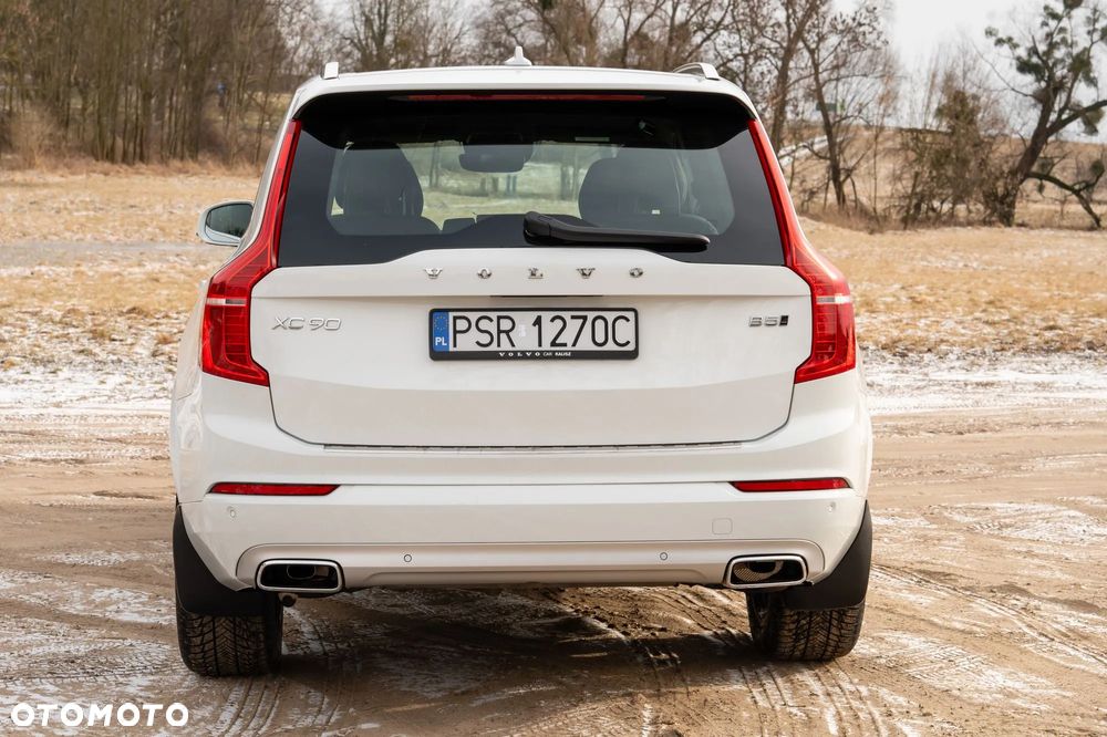Volvo XC 90 B5 D AWD Momentum - 2