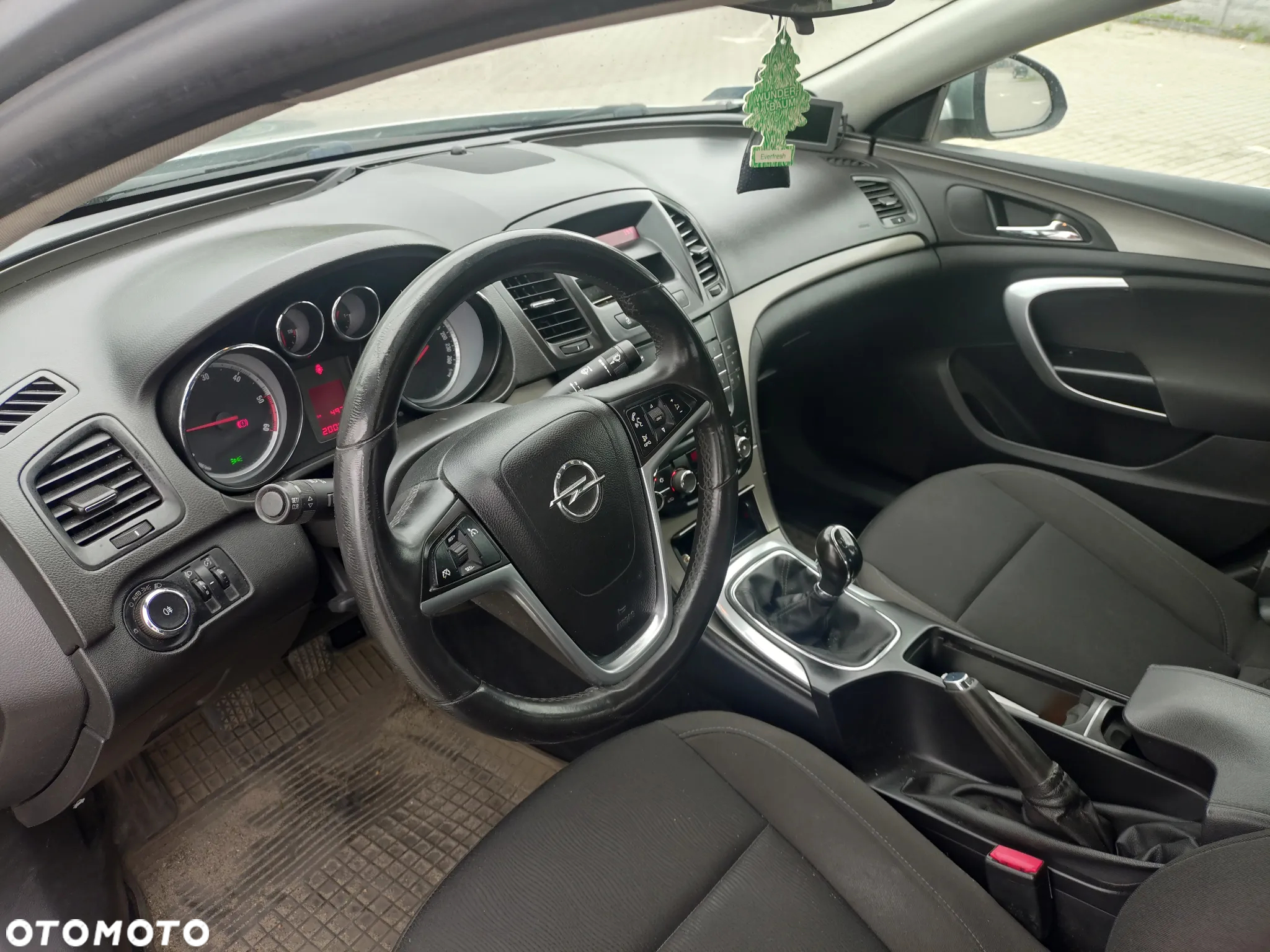 Opel Insignia 2.0 CDTI - 9
