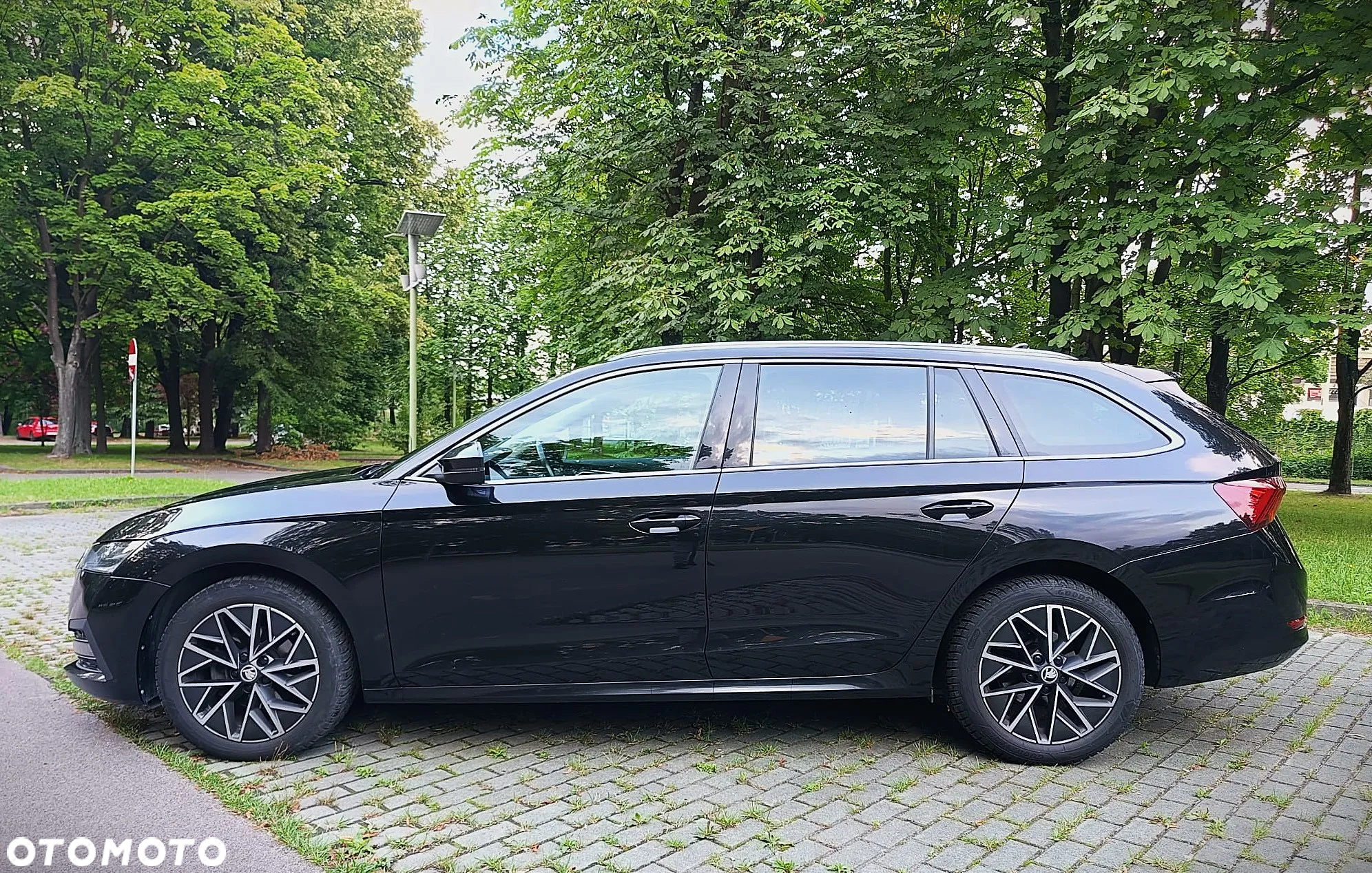 Skoda Octavia 2.0 TDI Style DSG - 6
