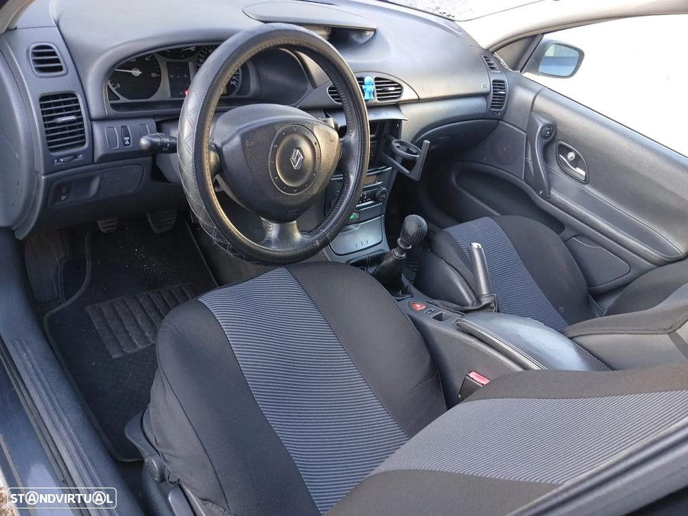 Renault Laguna Break 1.9 dCi Dynamique - 6