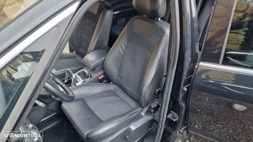 Ford S-Max 2.2 TDCi Titanium 7L - 22