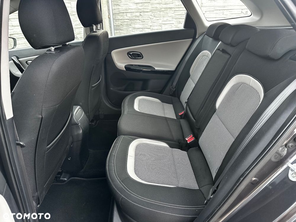 Kia Ceed 1.6 GDI Dream Team Edition - 12