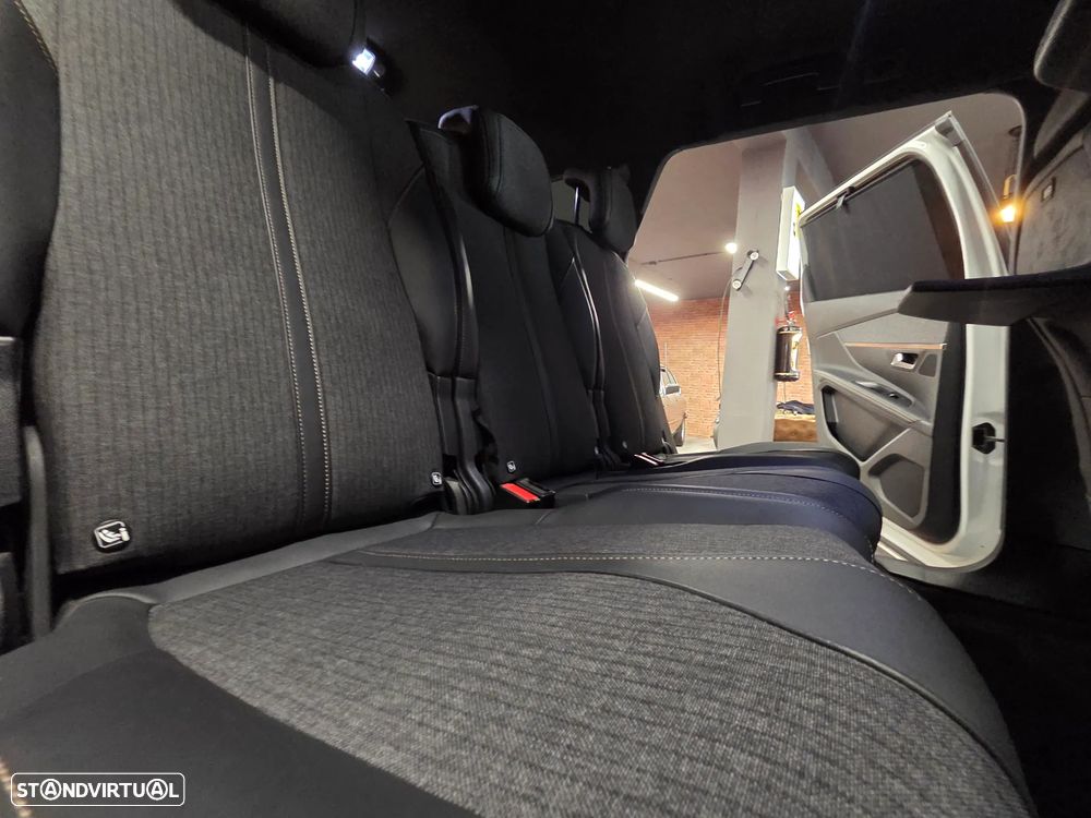 Peugeot 5008 2.0 BlueHDi GT Pack EAT8 - 28