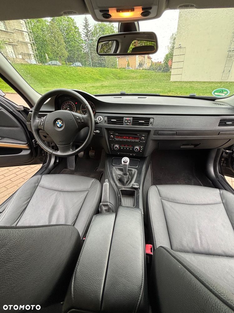 BMW Seria 3 318i - 10