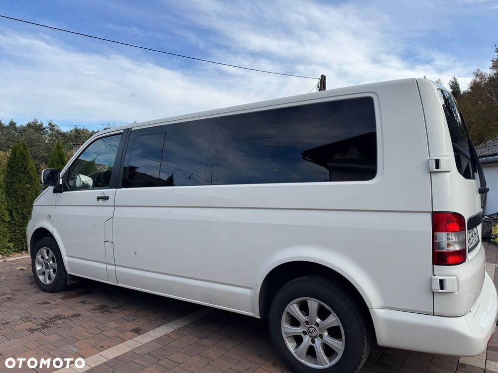 Volkswagen Caravelle - 9