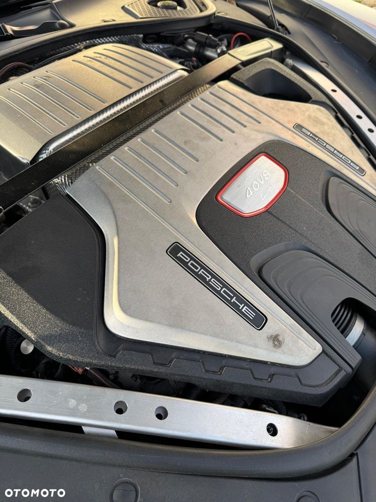 Porsche Panamera Turbo - 36