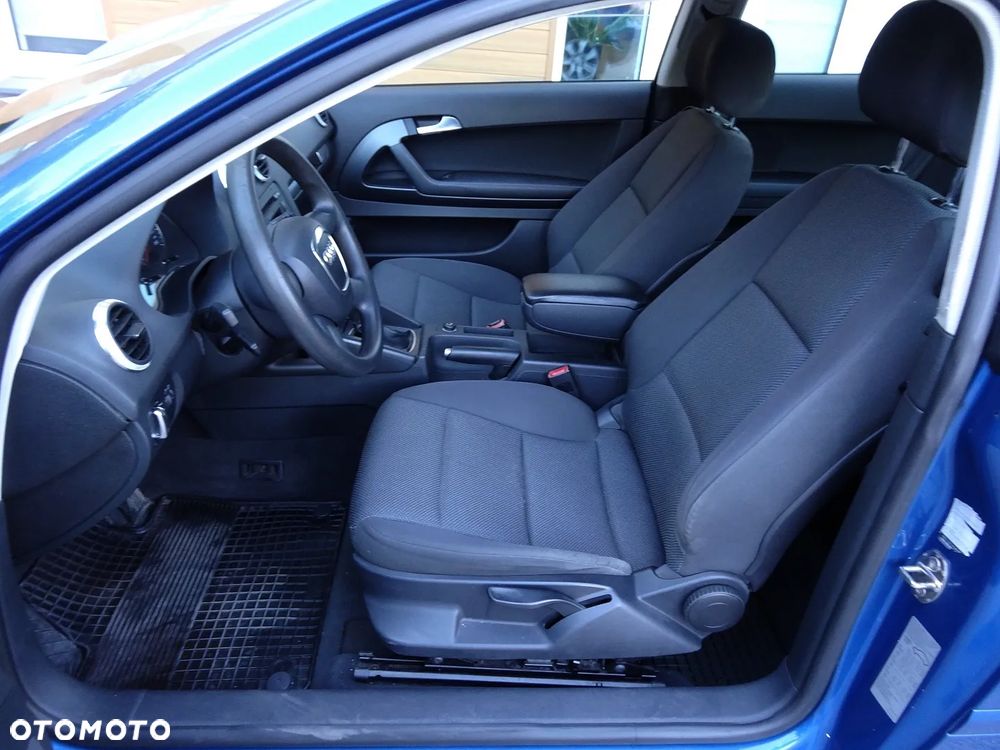 Audi A3 3-drzwiowe 1.6 Ambiente - 19