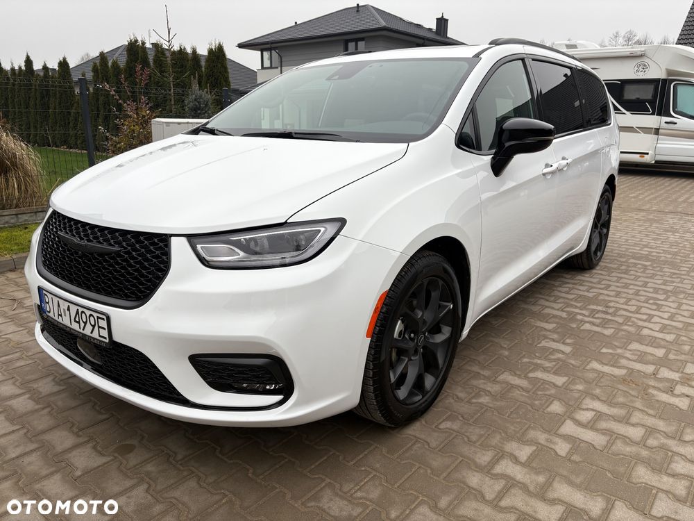 Chrysler Pacifica - 5