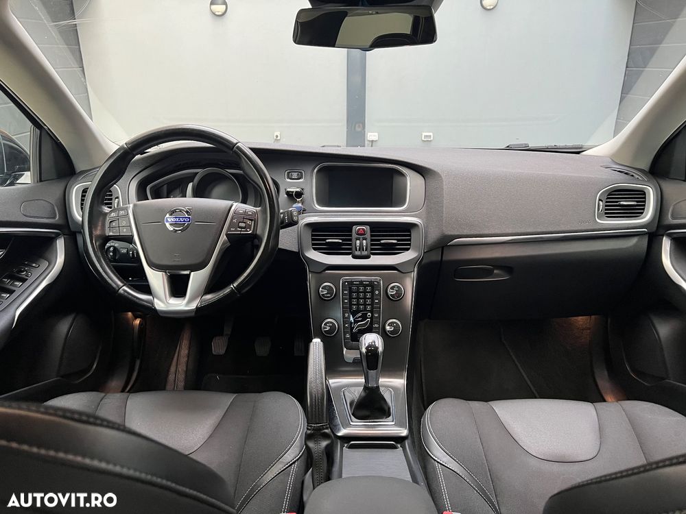 Volvo V40 D4 VEA Momentum - 10