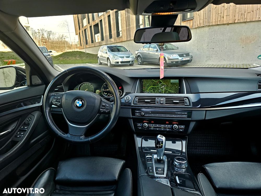 BMW Seria 5 525d xDrive - 22
