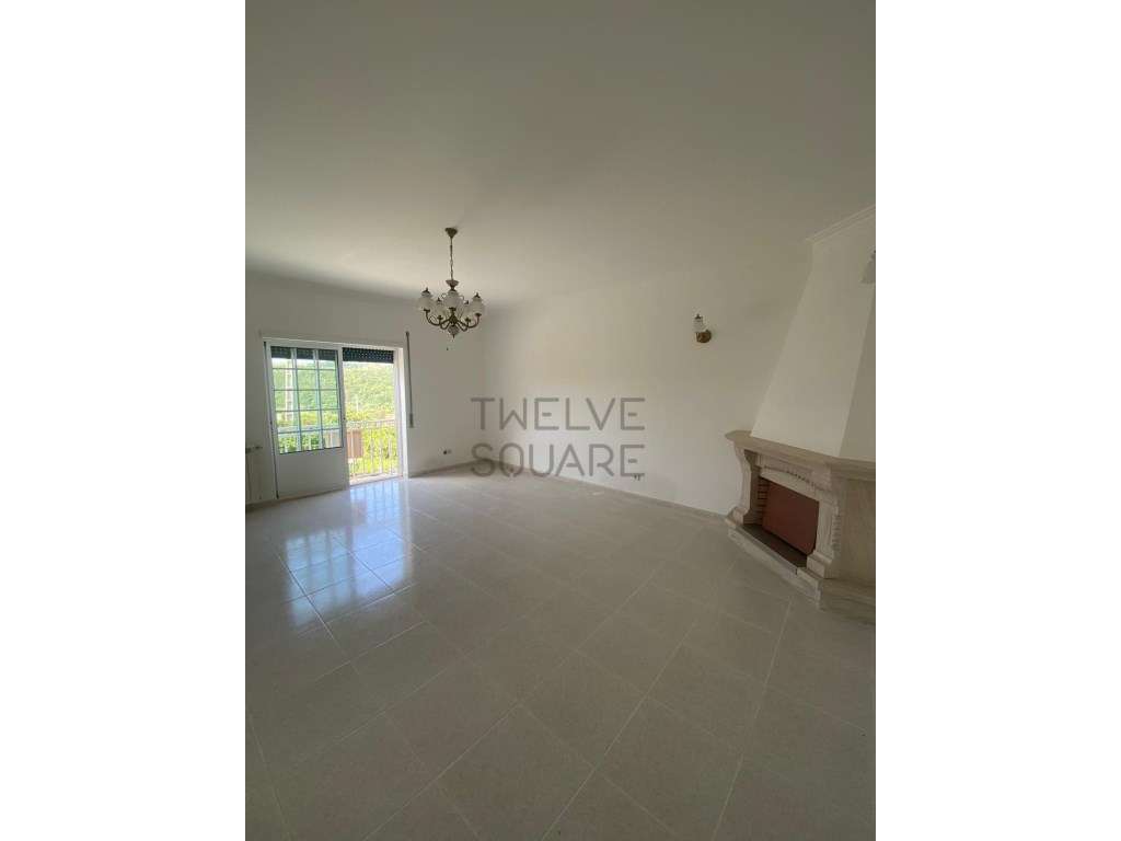 Moradia T2 com Logradouro Exterior no Reguengo do Fétal, Batalha - Grande imagem: 2/16