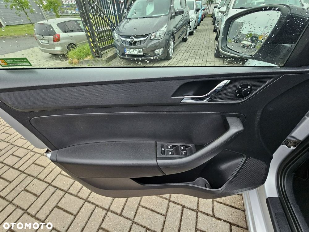 Skoda RAPID - 28