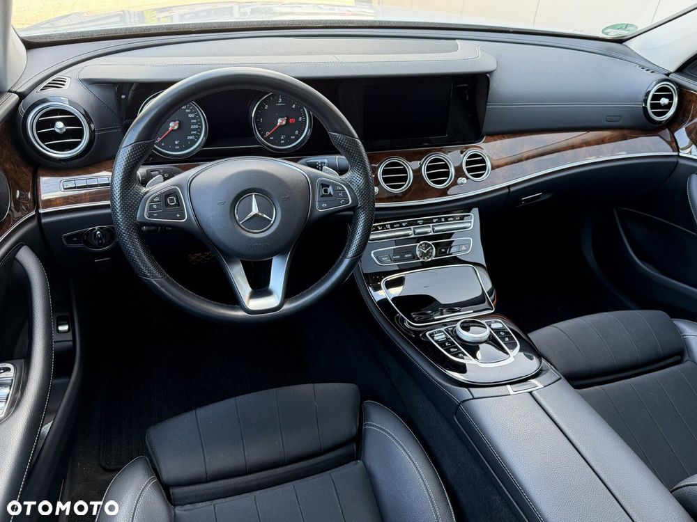 Mercedes-Benz Klasa E 220 d Exclusive - 23