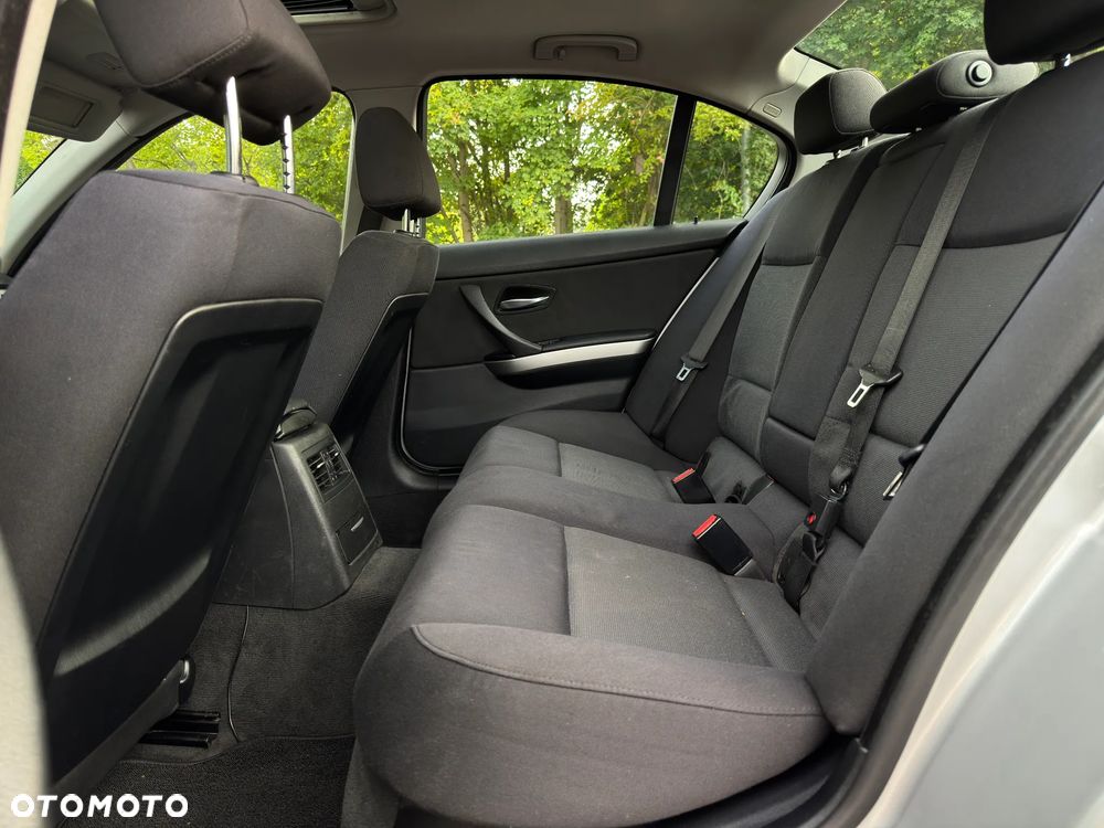 BMW Seria 3 320i - 18