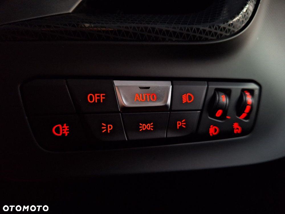 BMW Seria 1 118i Sport Line - 41