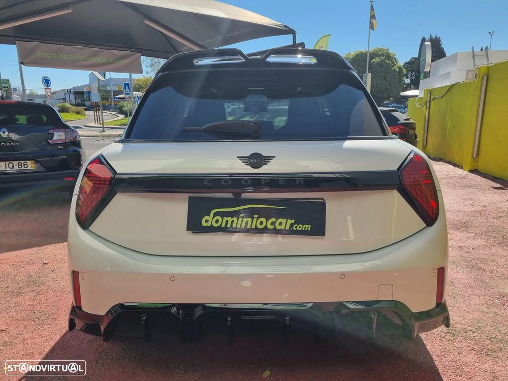 MINI 5 Portas Cooper Premium Plus JCW Auto - 7