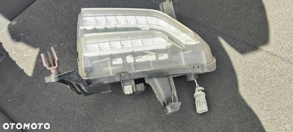 Hyundai IONIQ - 32