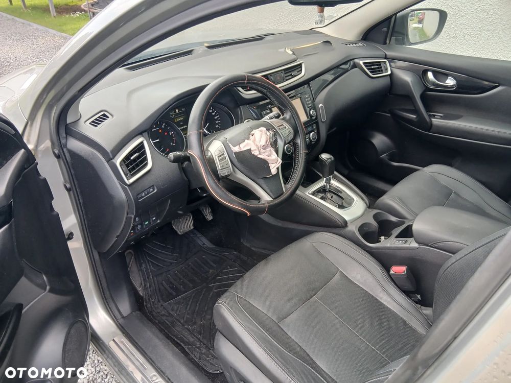 Nissan Qashqai 1.6 dCi Xtronic TEKNA+ - 9