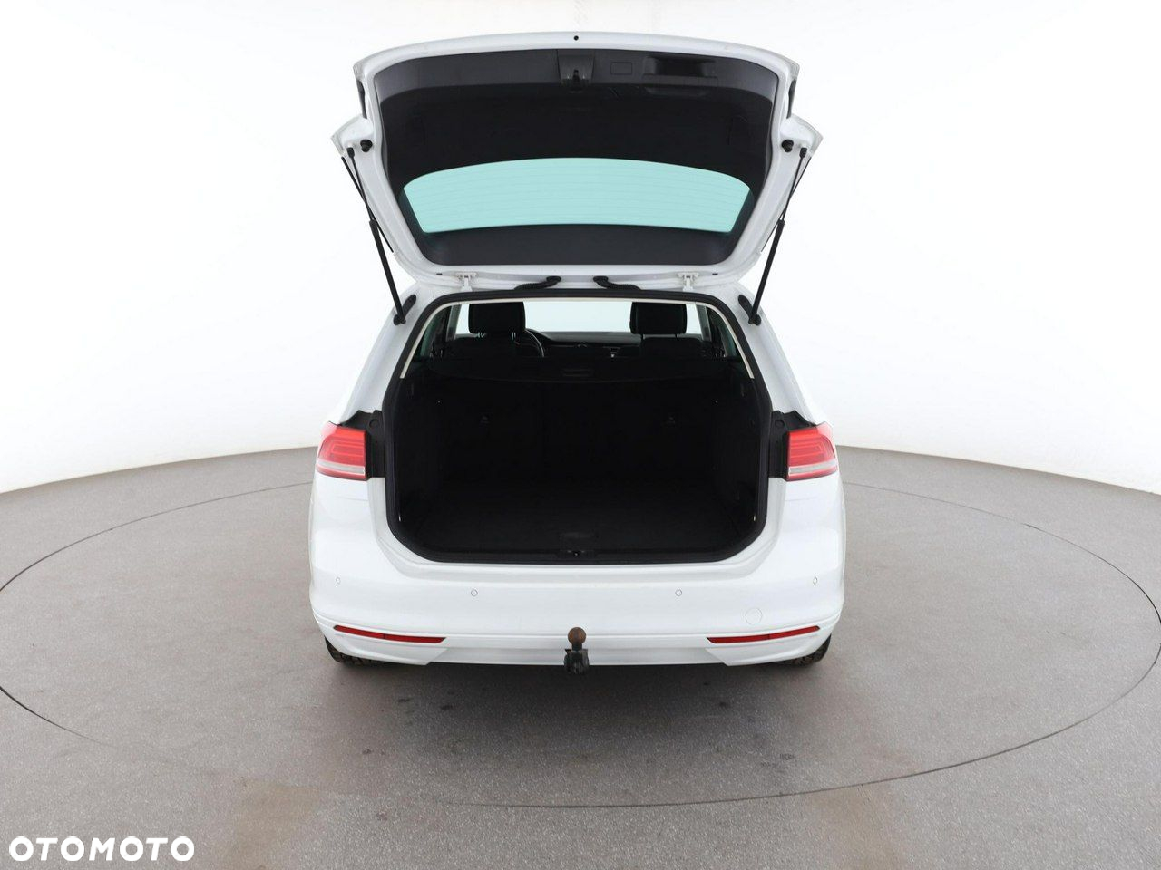 Volkswagen Passat Variant 1.6 TDI (BlueMotion Technology) Comfortline - 19
