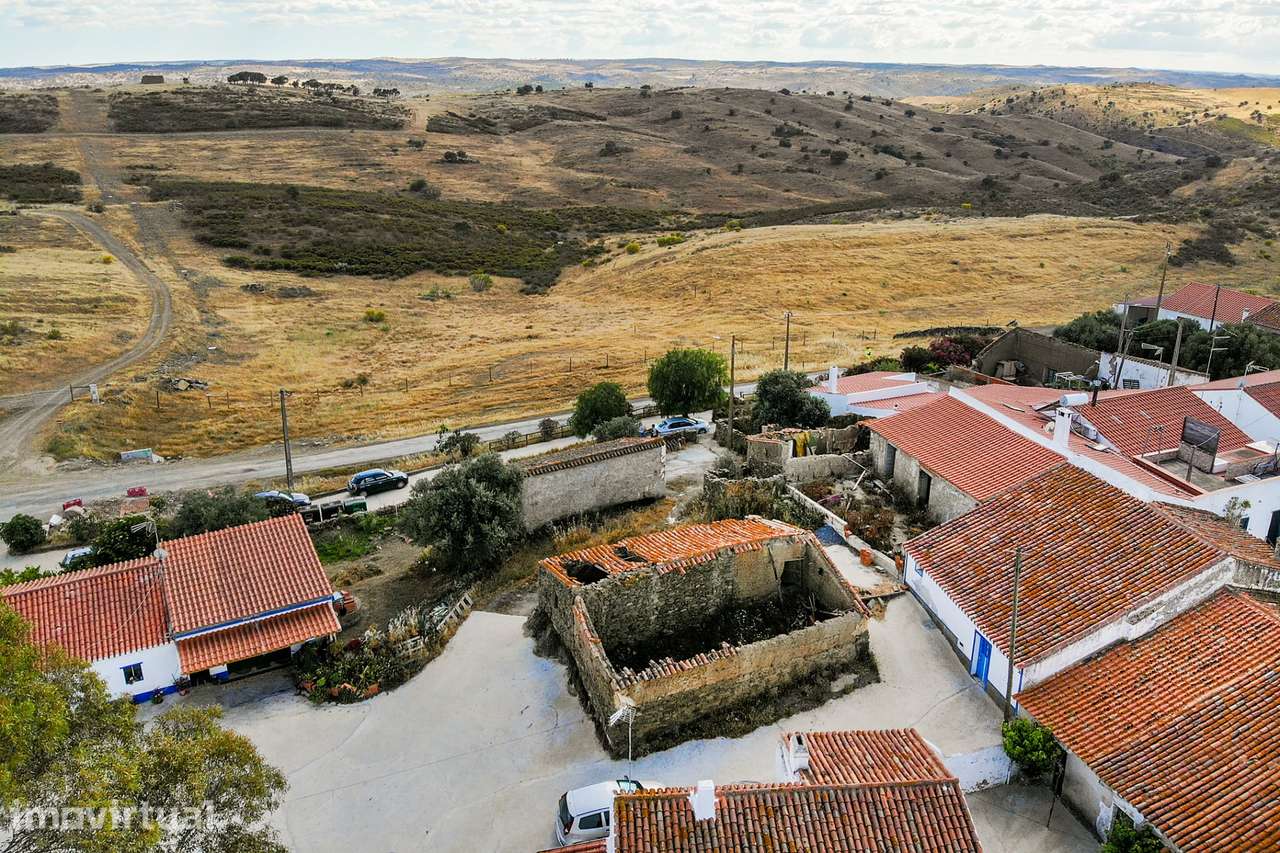 Monte com casas em Ruína  em Tamejoso – Excelente Oportunidade - Grande imagem: 4/11