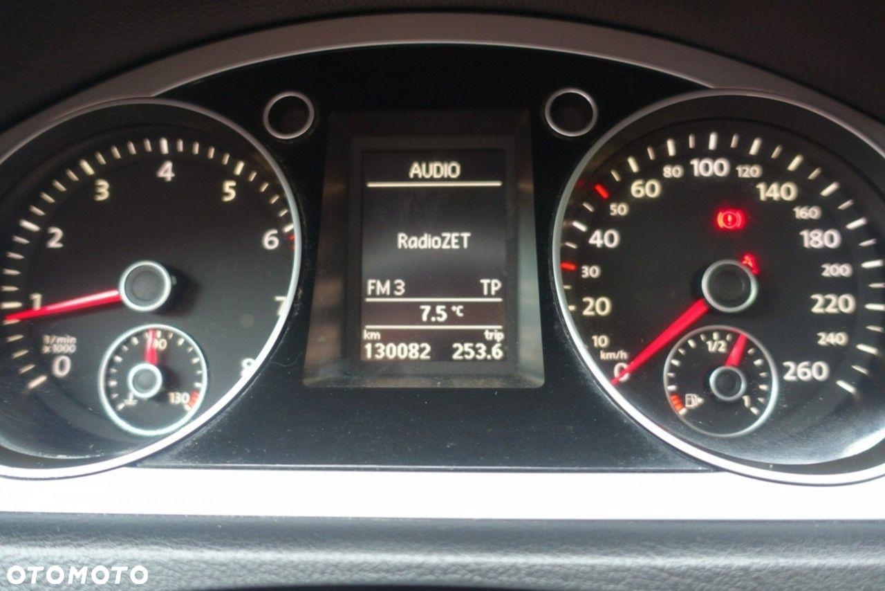 Volkswagen Passat - 18