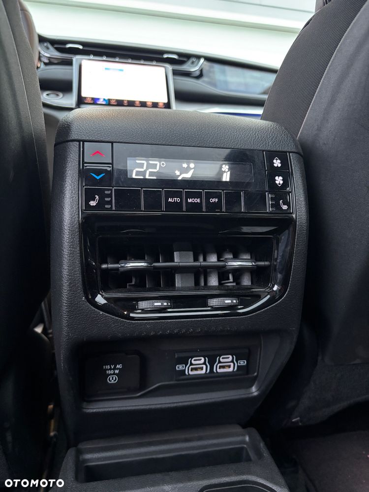 Jeep Grand Cherokee - 8